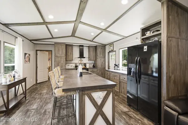 1063 Lilinoe Way, Diamondhead, MS 39525