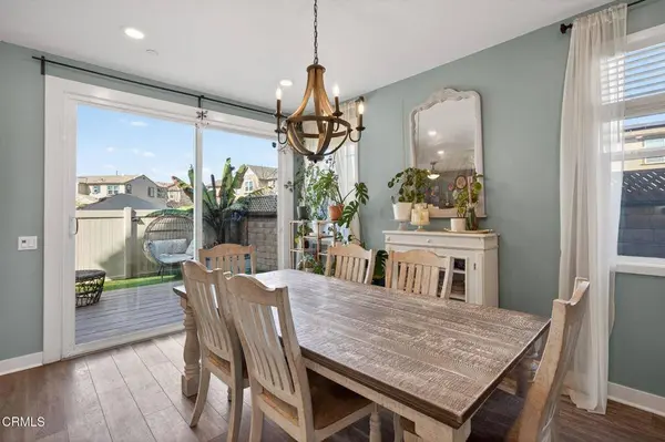 562 Kumquat CT, Santa Paula, CA 93060