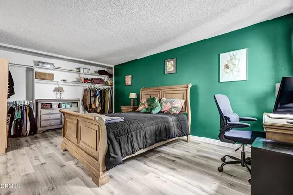 15511 Sherman WAY #32, Los Angeles, CA 91406