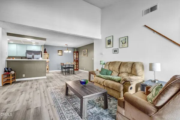 15511 Sherman WAY #32, Los Angeles, CA 91406