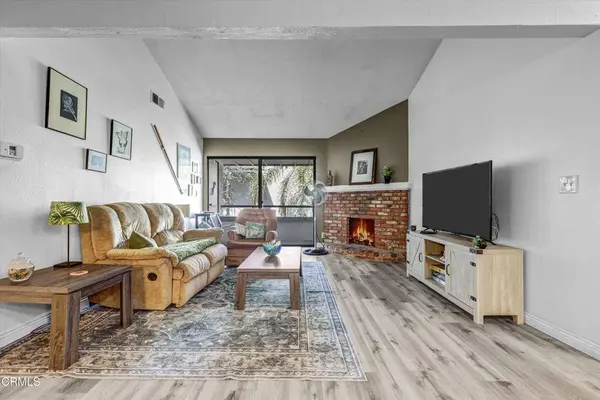 15511 Sherman WAY #32, Los Angeles, CA 91406