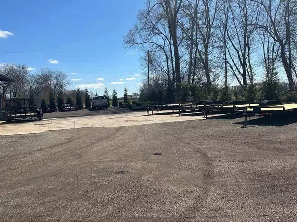 W230N9515 Colgate Rd, Lisbon, WI 53089