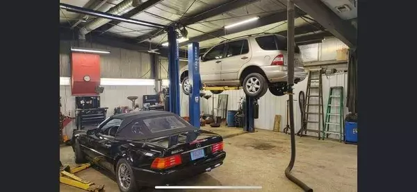 W230N9515 Colgate Rd, Lisbon, WI 53089