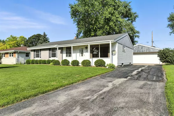 W244N6550 Grogan Dr, Sussex, WI 53089