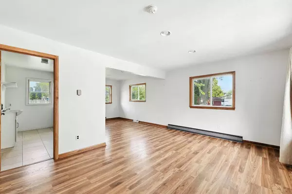 W244N6550 Grogan Dr, Sussex, WI 53089