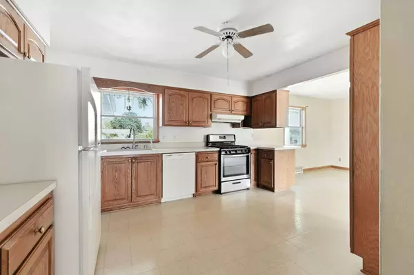 W244N6550 Grogan Dr, Sussex, WI 53089