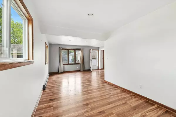 W244N6550 Grogan Dr, Sussex, WI 53089