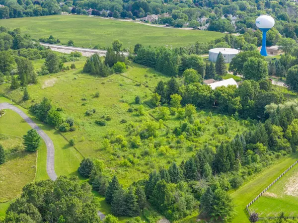 LT9 N Sherman Ct, Cedarburg, WI 53012