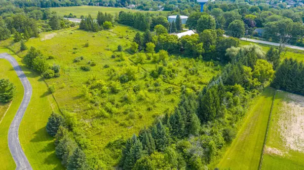 LT9 N Sherman Ct, Cedarburg, WI 53012