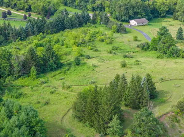 LT9 N Sherman Ct, Cedarburg, WI 53012