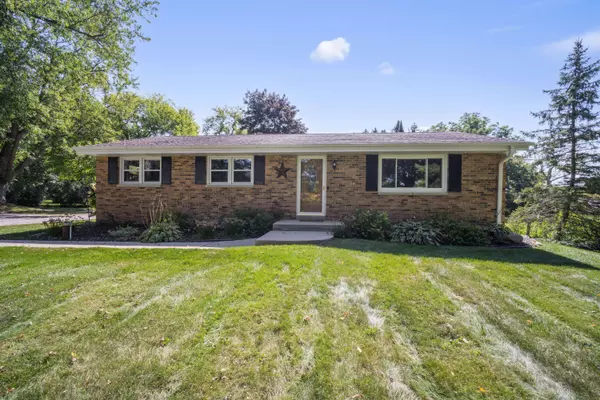 N55W26043 Richmond Rd, Lisbon, WI 53089