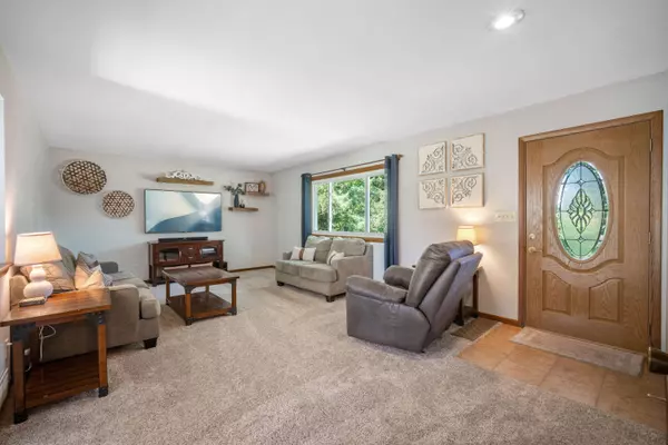 N55W26043 Richmond Rd, Lisbon, WI 53089