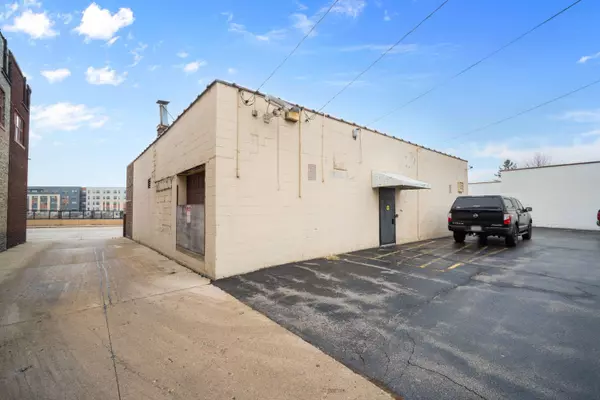 1319 N 12th St, Milwaukee, WI 53205