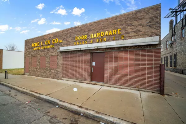 1319 N 12th St, Milwaukee, WI 53205