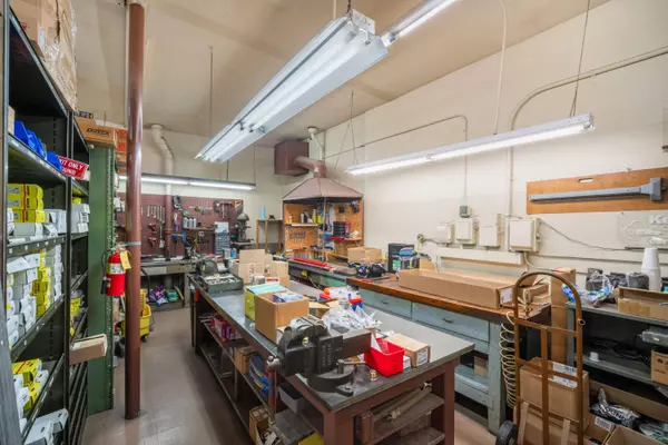 1319 N 12th St, Milwaukee, WI 53205