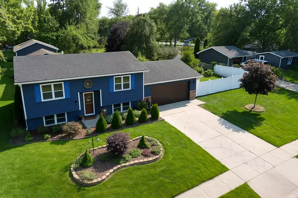 Move-In Ready with Designer Landscaping AI 2