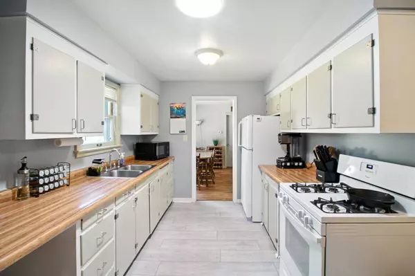 20 Fraser LN, Hobart, IN 46342