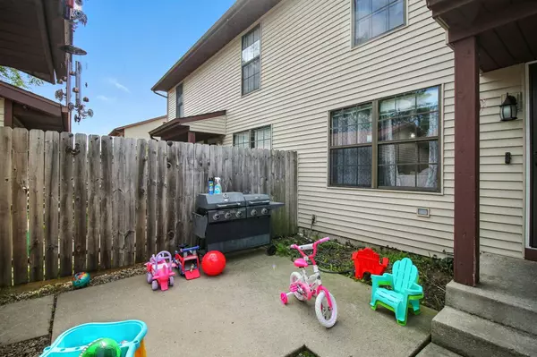 2110 Yorktowne DR, Valparaiso, IN 46383