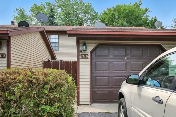 2110 Yorktowne DR, Valparaiso, IN 46383