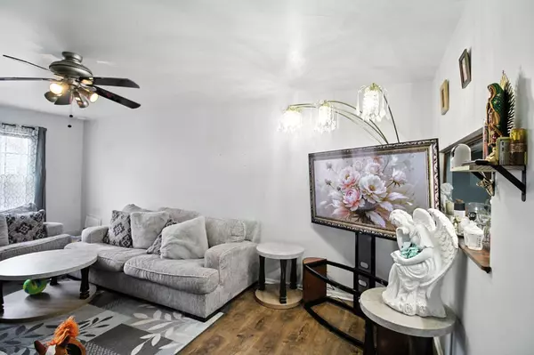 2110 Yorktowne DR, Valparaiso, IN 46383