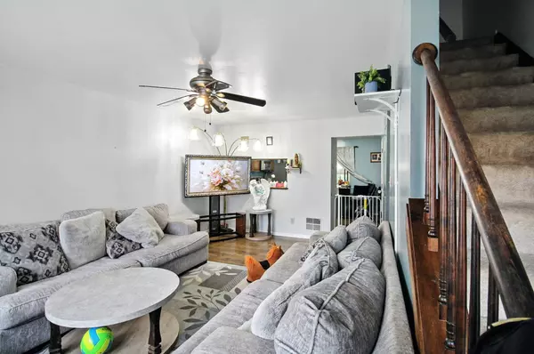 2110 Yorktowne DR, Valparaiso, IN 46383