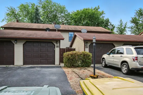 2110 Yorktowne DR, Valparaiso, IN 46383