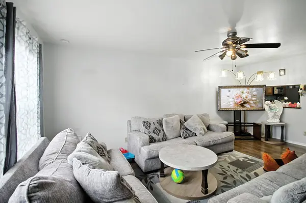 2110 Yorktowne DR, Valparaiso, IN 46383