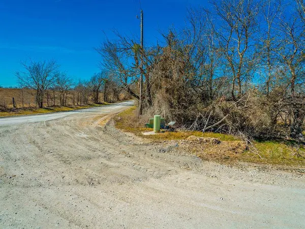 0 Hcr 2302, Abbott, TX 76621