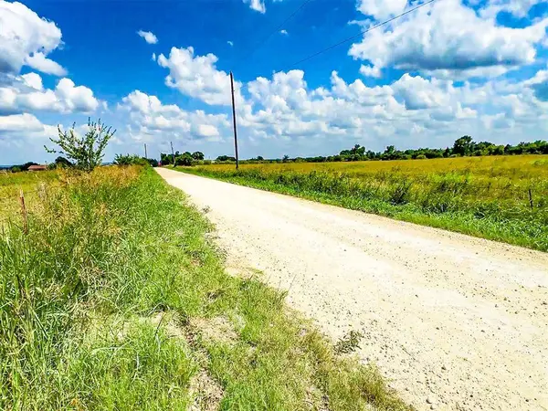 6968 County Road 203, Grandview, TX 76050