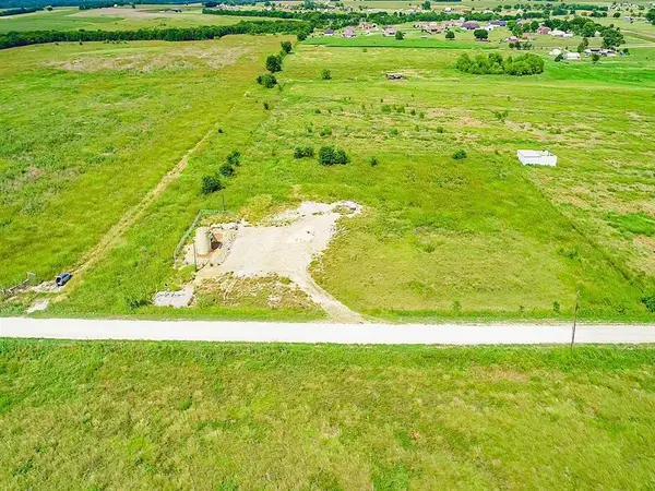 6968 County Road 203, Grandview, TX 76050