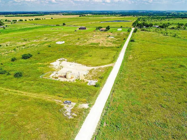 6968 County Road 203, Grandview, TX 76050