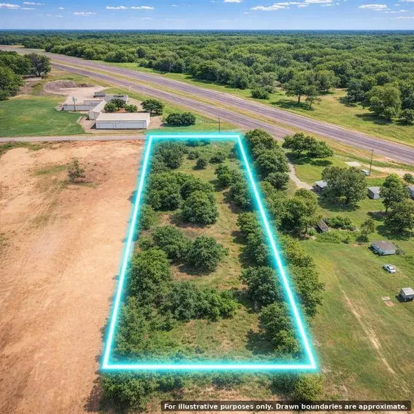 2228 E College Street, Athens, TX 75751