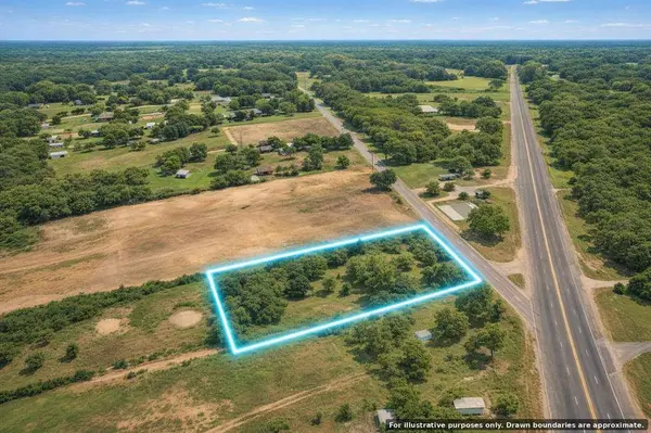 2228 E College Street, Athens, TX 75751