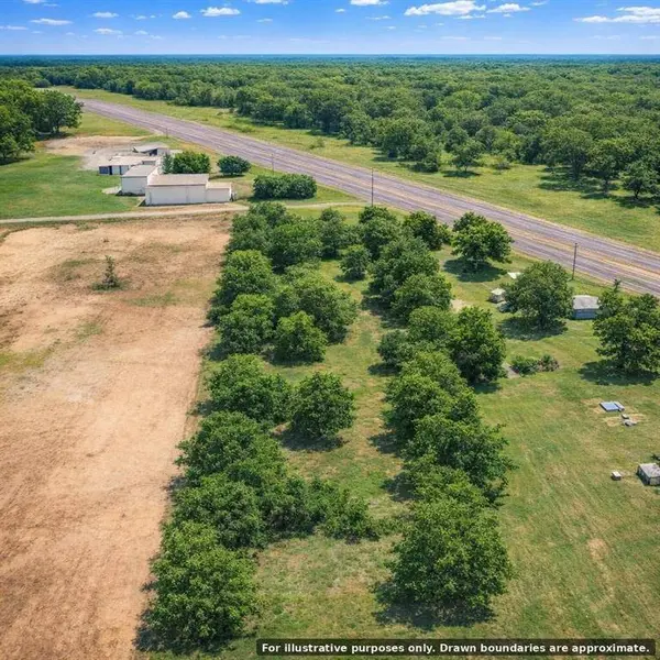 2228 E College Street, Athens, TX 75751
