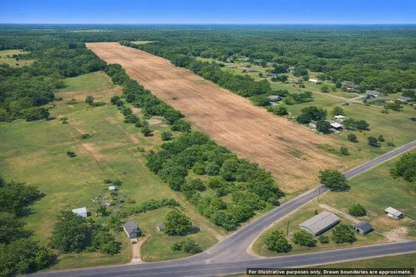 2228 E College Street, Athens, TX 75751