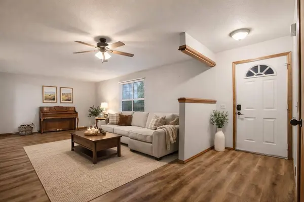 2038 W Trolley Car LN, Carthage, MO 64836