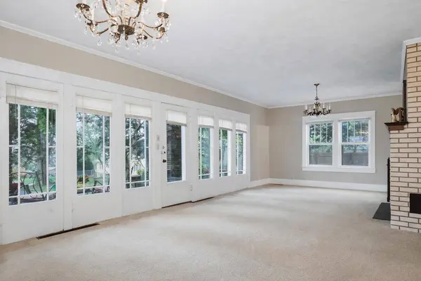 215 E Mckinney ST, Neosho, MO 64850