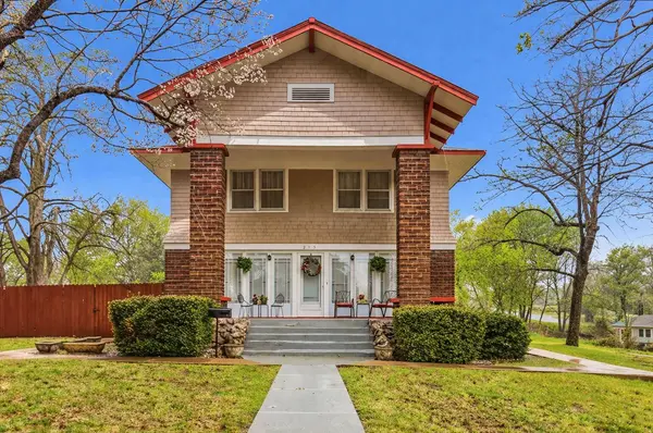 215 E Mckinney ST, Neosho, MO 64850