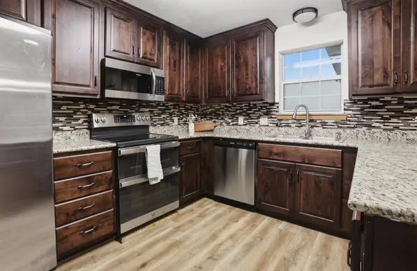 2038 W Trolley Car LN, Carthage, MO 64836