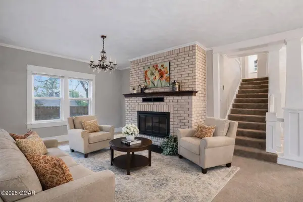 215 E McKinney Street, Neosho, MO 64850