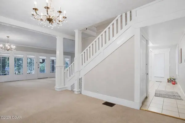 215 E McKinney Street, Neosho, MO 64850