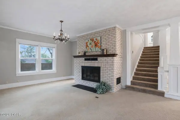 215 E McKinney Street, Neosho, MO 64850