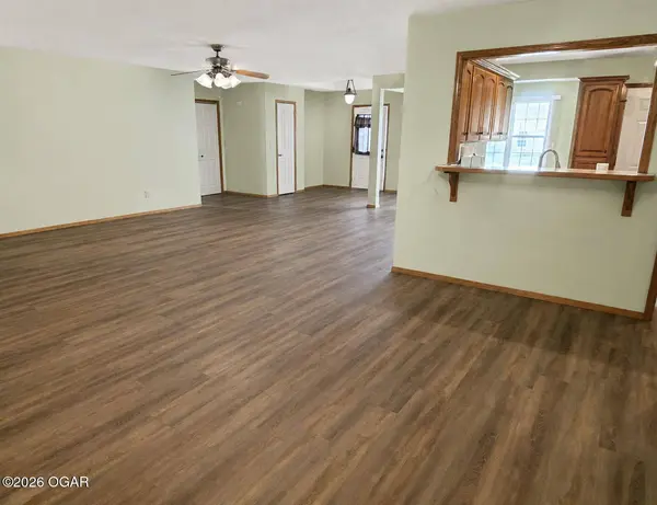 1910 Sylvan Avenue, Neosho, MO 64850