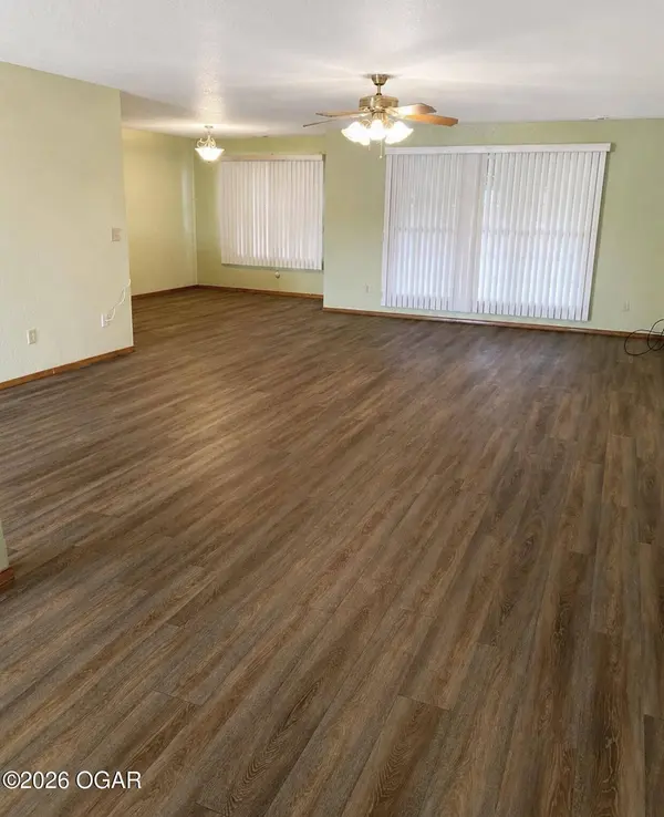 1910 Sylvan Avenue, Neosho, MO 64850