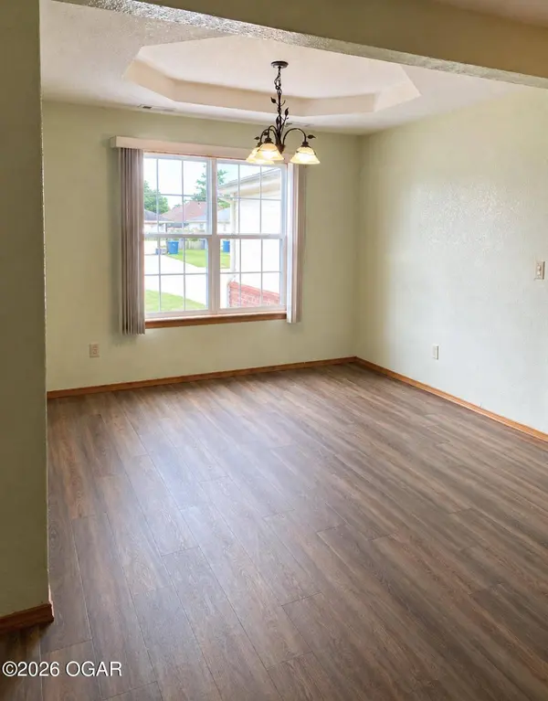 1910 Sylvan Avenue, Neosho, MO 64850