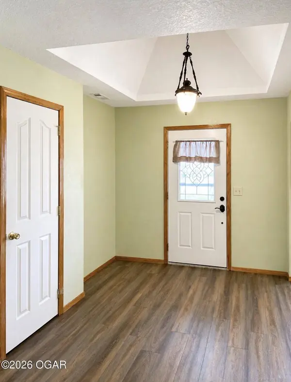 1910 Sylvan Avenue, Neosho, MO 64850