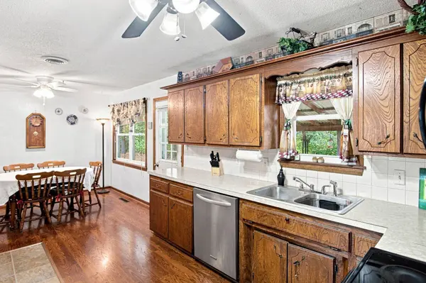 611 Elliff DR, Neosho, MO 64850