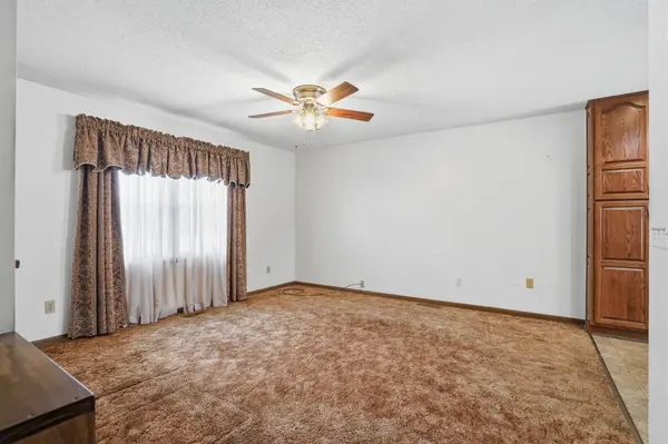 621 NE 4th Street, Grimes, IA 50111