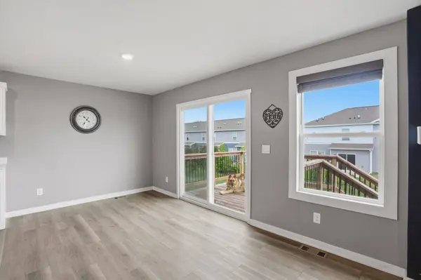 2567 SE Fox Valley Drive, West Des Moines, IA 50265