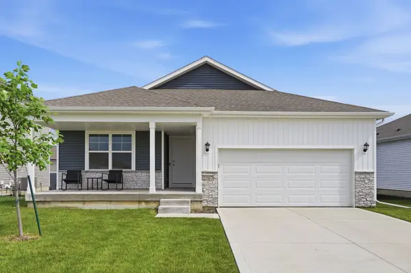 2567 SE Fox Valley Drive, West Des Moines, IA 50265